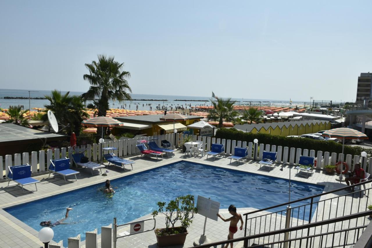 Hotel Astoria Pesaro Zewnętrze zdjęcie